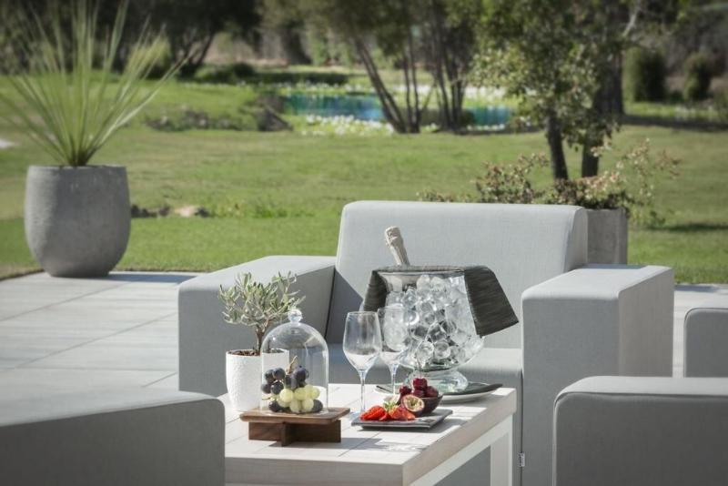 Li Neuli Country Club Hotel San Pantaleo Exterior foto
